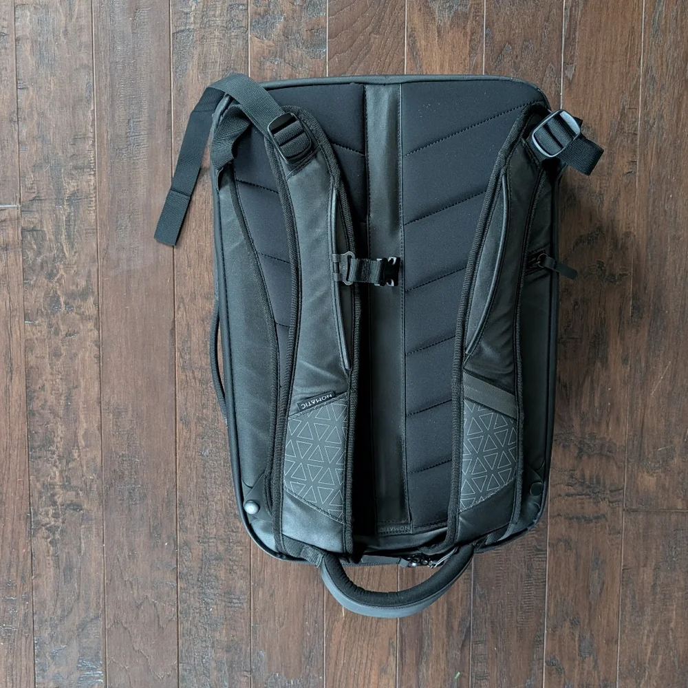 Nomatic Travel Pack 20L Expands to 30L Backpack - Picture 4 of 16